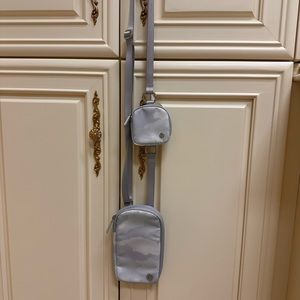 Lululemon nano phone cross body